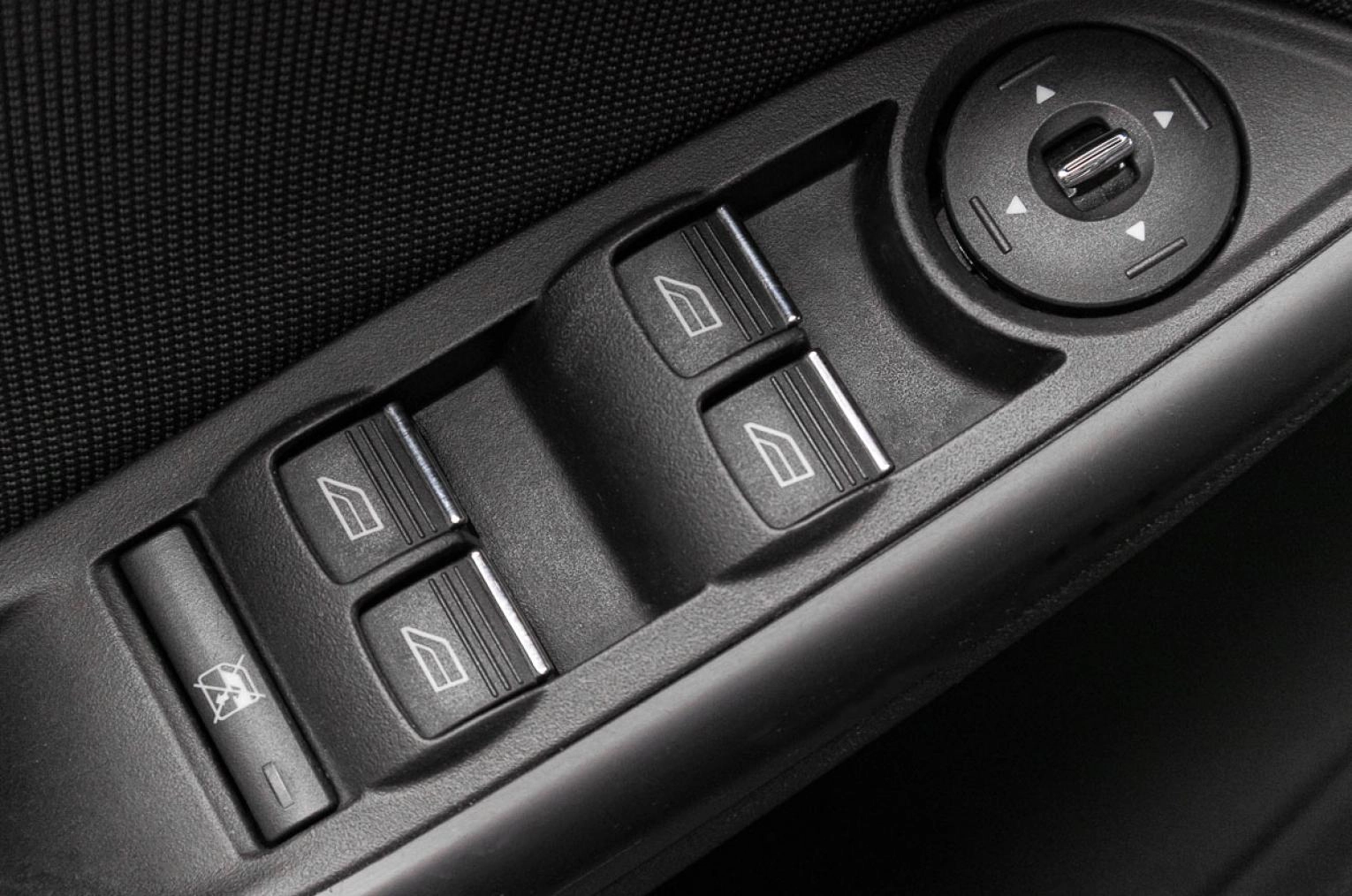 Фото автомобиля FORD FOCUS, 2012 — госномер У171СЕ72. Цвет: СЕРО-КОРИЧНЕВЫЙ