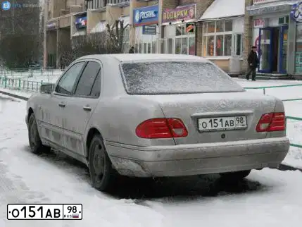 Фото автомобиля MERCEDES-BENZ E280, 1998 — госномер Е919ТА53. Цвет: СЕРЕБРИСТЫЙ