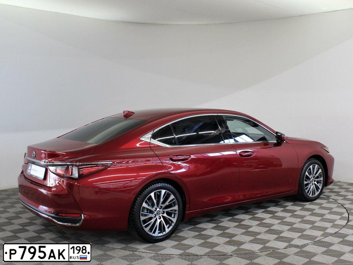 Фото автомобиля LEXUS ES, 2019 — госномер В800АХ797. Цвет: Красный
