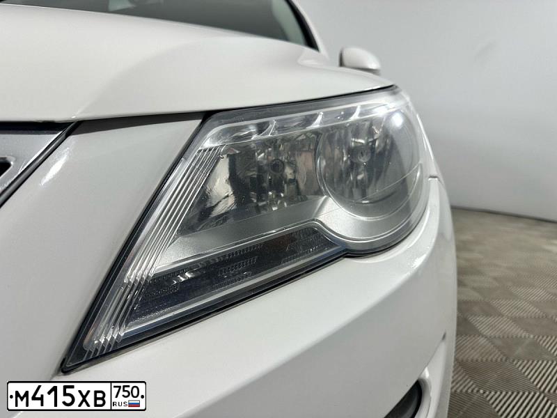 Фото автомобиля VOLKSWAGEN TIGUAN, 2009 — госномер М415ХВ750. Цвет: БЕЛЫЙ
