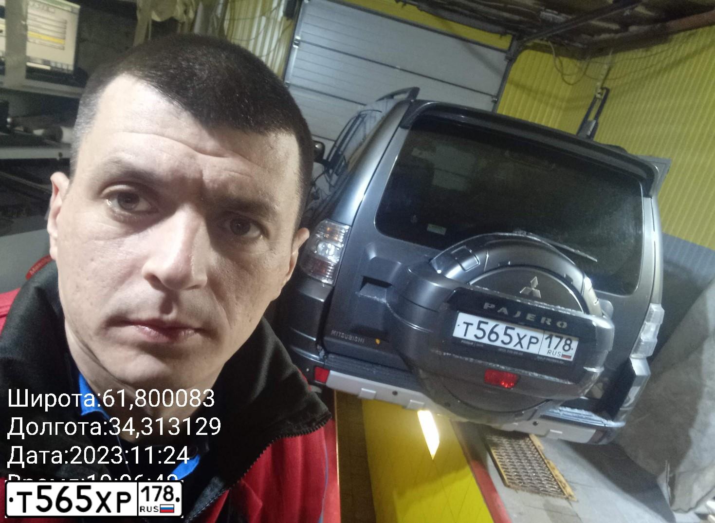 Фото автомобиля MITSUBISHI PAJERO LWB, 2012 — госномер К832ОА147