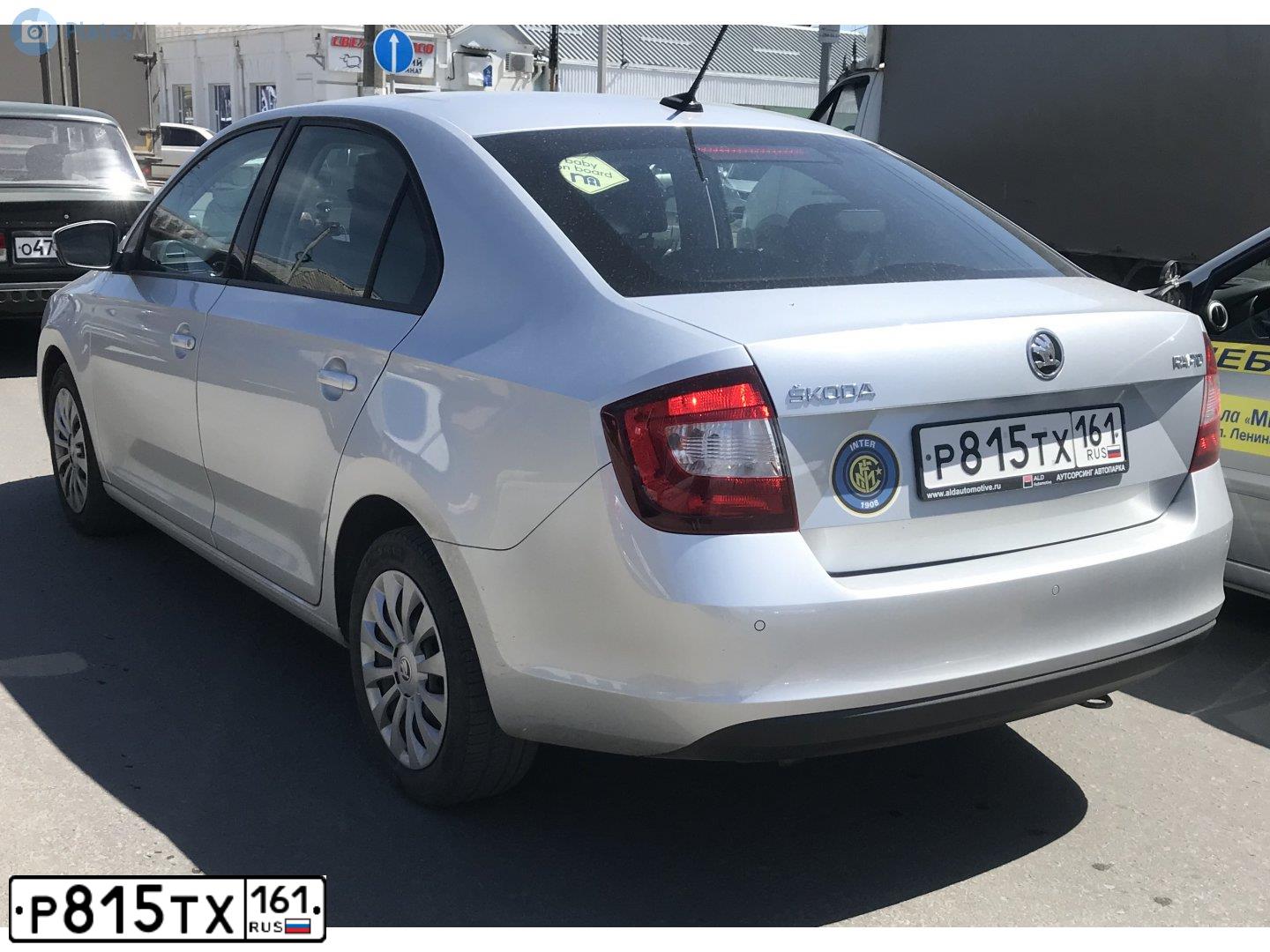 Фото автомобиля SKODA RAPID, 2018 — госномер Р815ТХ161. Цвет: Серебристый