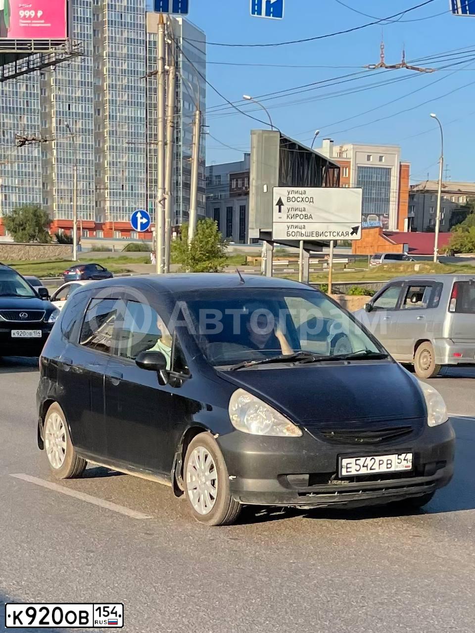 Фото автомобиля LEXUS RX, 2006 — госномер К920ОВ154. Цвет: ЧЕРНЫЙ