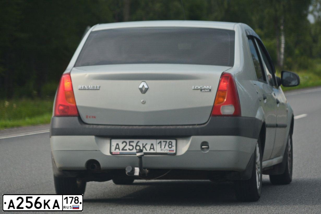 Фото автомобиля RENAULT LOGAN, 2006 — госномер В646РО147. Цвет: СЕРЫЙ