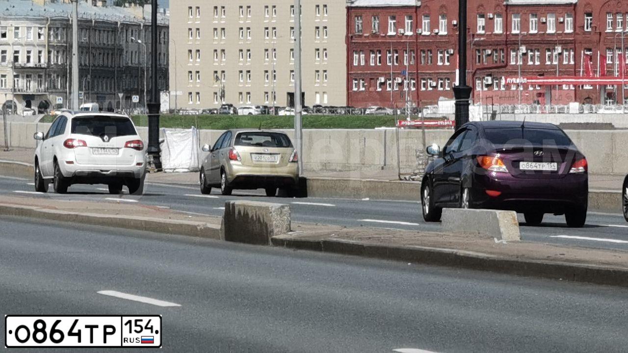 Фото автомобиля HYUNDAI SOLARIS, 2012 — госномер О864ТР154. Цвет: ФИОЛЕТОВЫЙ