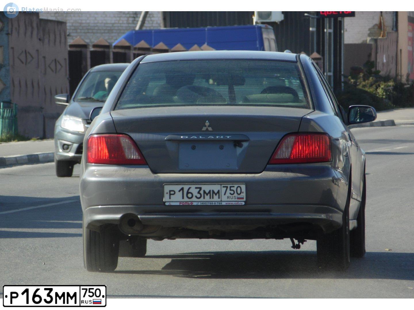Фото автомобиля MITSUBISHI GALANT, 2002 — госномер О999ЕУ32. Цвет: СЕРЫЙ