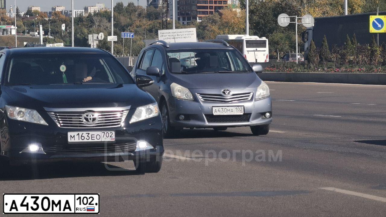 Фото автомобиля TOYOTA VERSO, 2011 — госномер А430МА102. Цвет: Серо-Синий