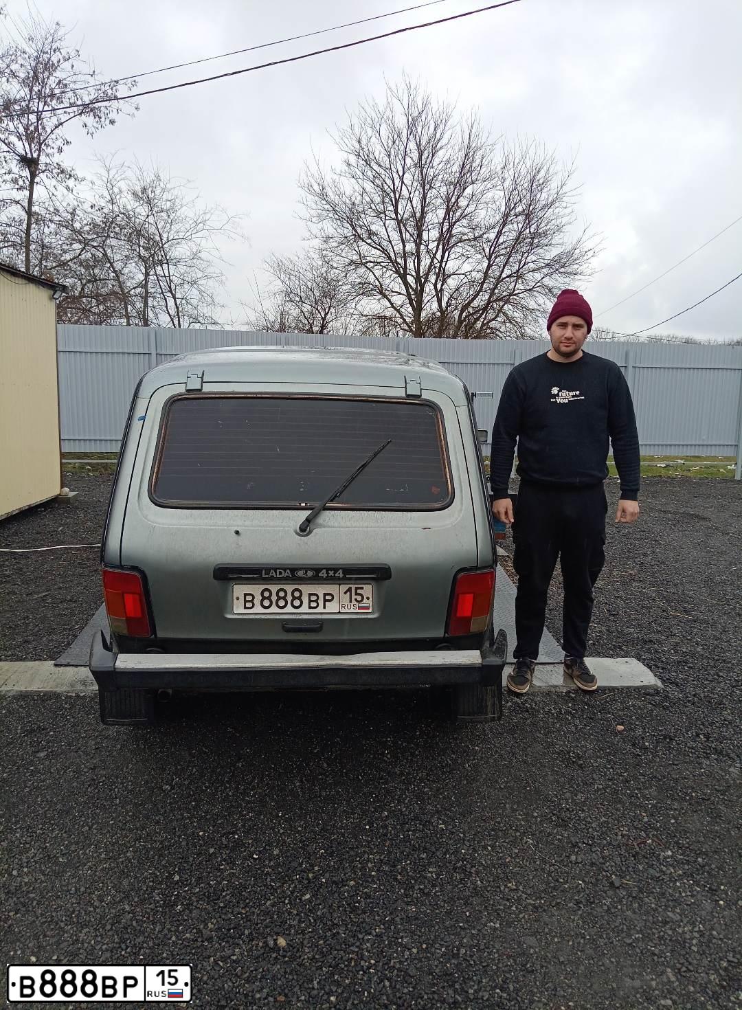 Фото автомобиля LADA 2170 PRIORA, 2011 — госномер Е261НР95