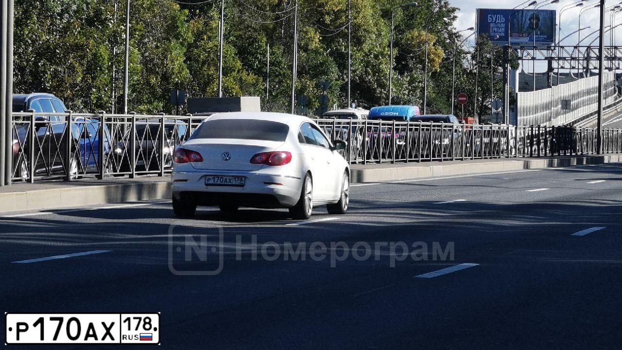 Фото автомобиля VOLKSWAGEN CC, 2010 — госномер Р170АХ178. Цвет: БЕЛЫЙ