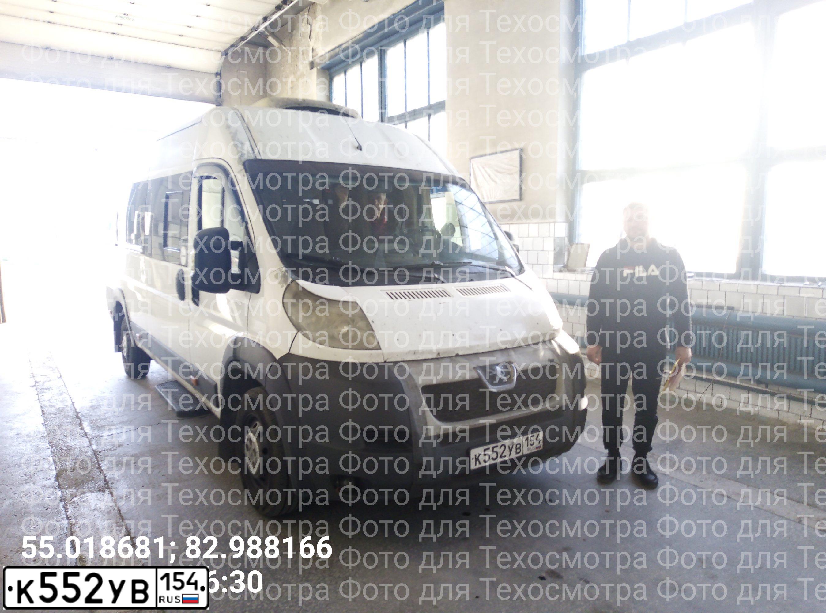 Фото автомобиля PEUGEOT BOXER, 2011 — госномер К552УВ154. Цвет: Белый