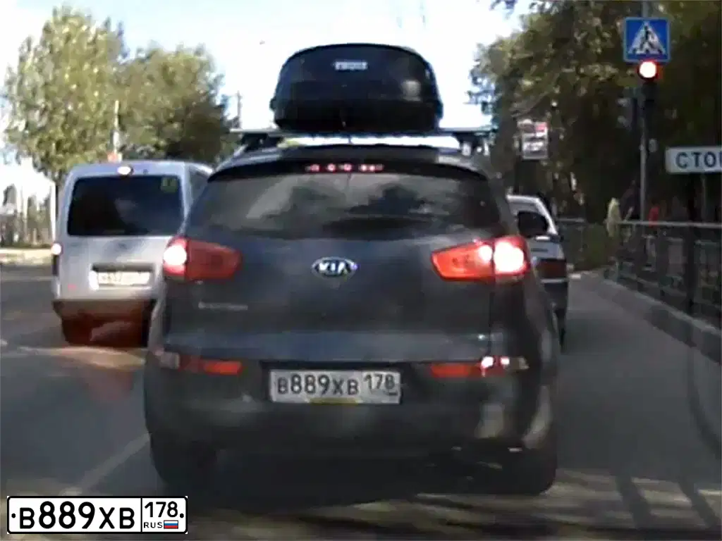 Фото автомобиля KIA SPORTAGE, 2015 — госномер К723КХ147. Цвет: СИНИЙ