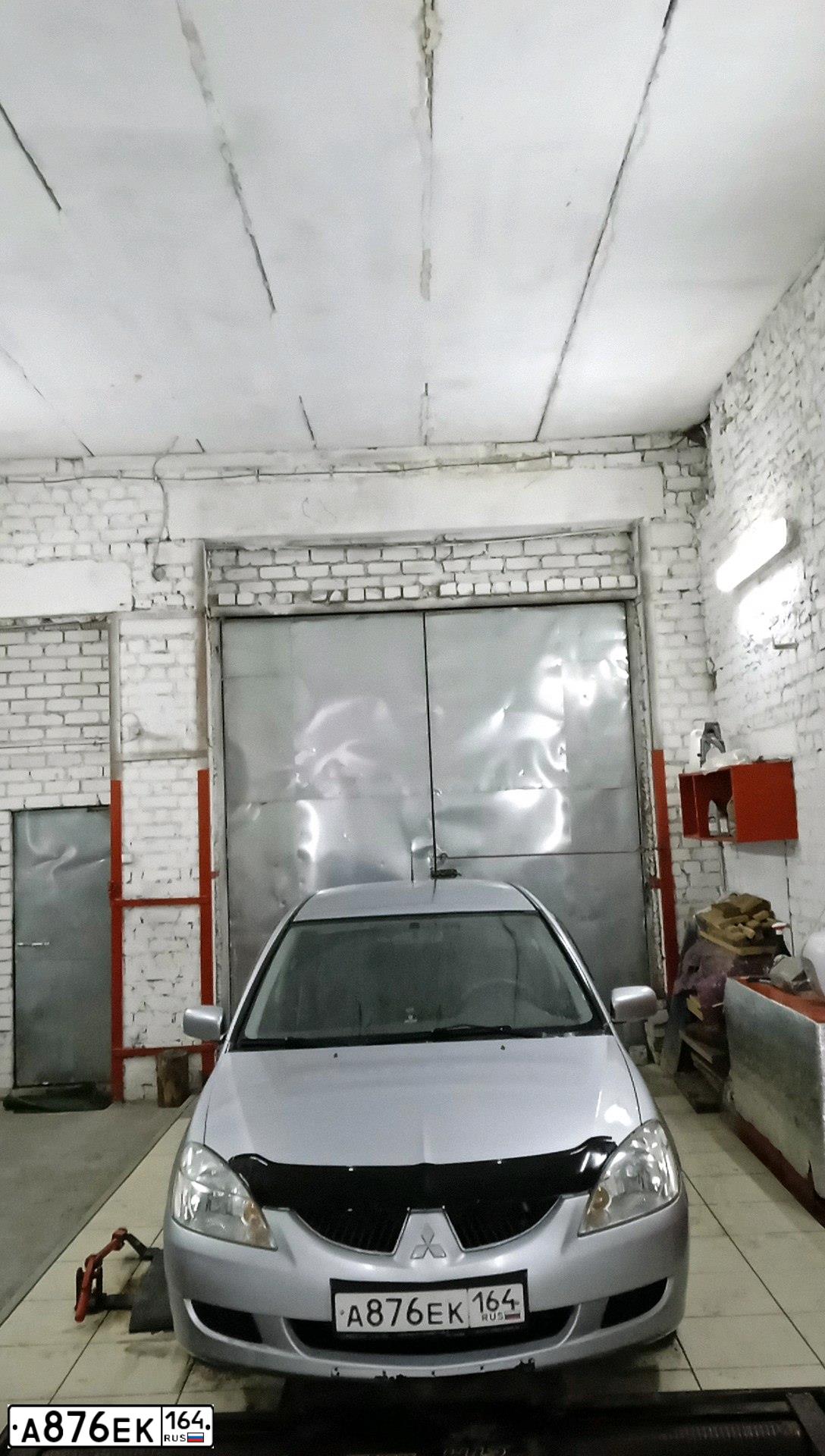 Фото автомобиля MITSUBISHI LANCER, 2005 — госномер А876ЕК164. Цвет: серебристый