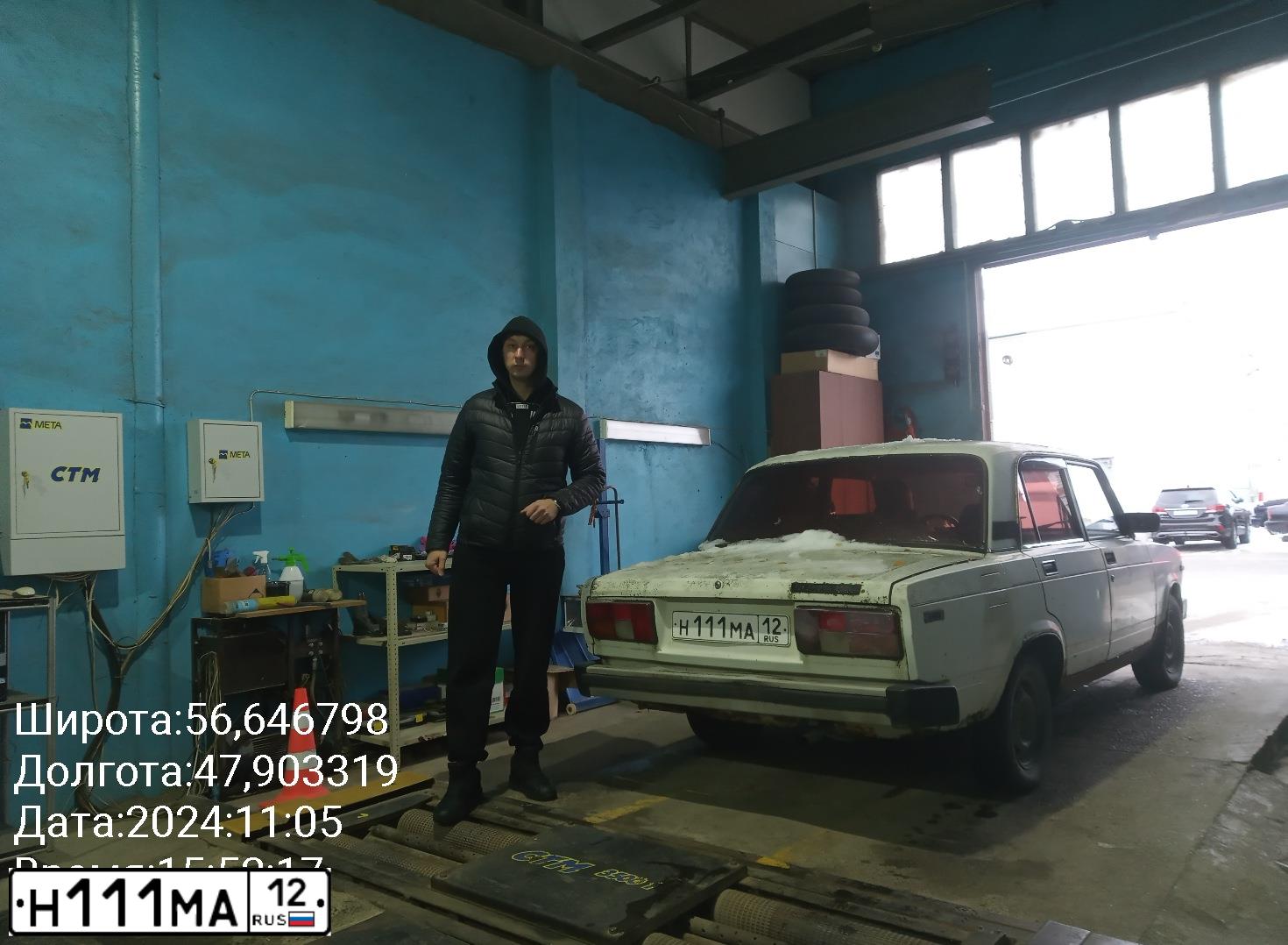 Фото автомобиля LADA 2105, 1991 — госномер Н111МА12. Цвет: БЕЛЫЙ