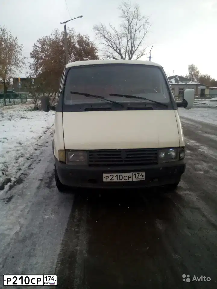 Фото автомобиля GAZ 3302 GAZEL, 1996 — госномер Р210СР174. Цвет: СВЕТЛО-БЕЖЕВЫЙ