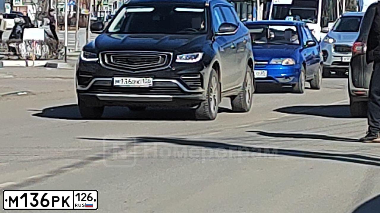 Фото автомобиля PORSCHE MACAN, 2014 — госномер Р629СХ797. Цвет: СЕРЫЙ