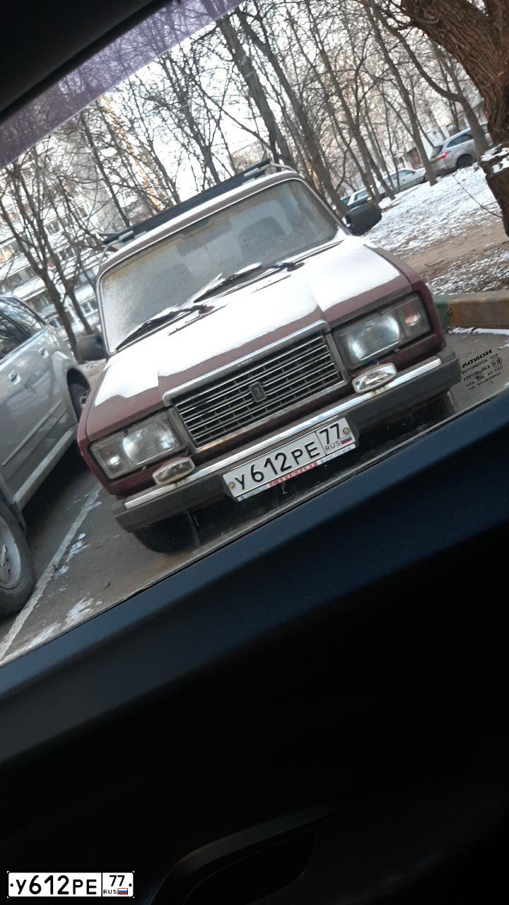 Фото автомобиля ВАЗ 21093, 1996 — госномер У612РЕ77. Цвет: Темно-зеленый