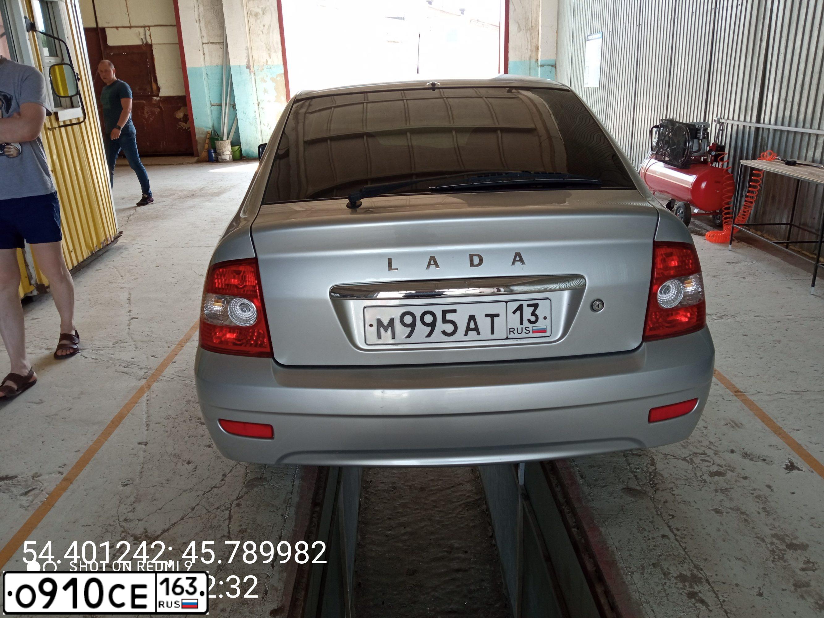 Фото автомобиля LADA 2172 PRIORA, 2011 — госномер М590ОЕ13. Цвет: СВЕТЛО-СЕРЕБРИСТЫЙ МЕТАЛЛ