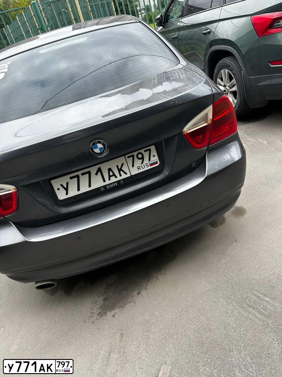 Фото автомобиля BMW SERIE 3, 2008 — госномер У771АК797. Цвет: ТЕМНО-СЕРЫЙ