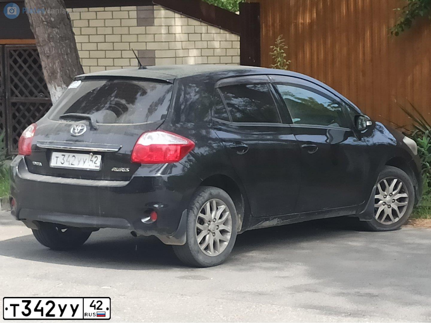 Фото автомобиля TOYOTA AURIS, 2011 — госномер Т342УУ42. Цвет: ЧЕРНЫЙ