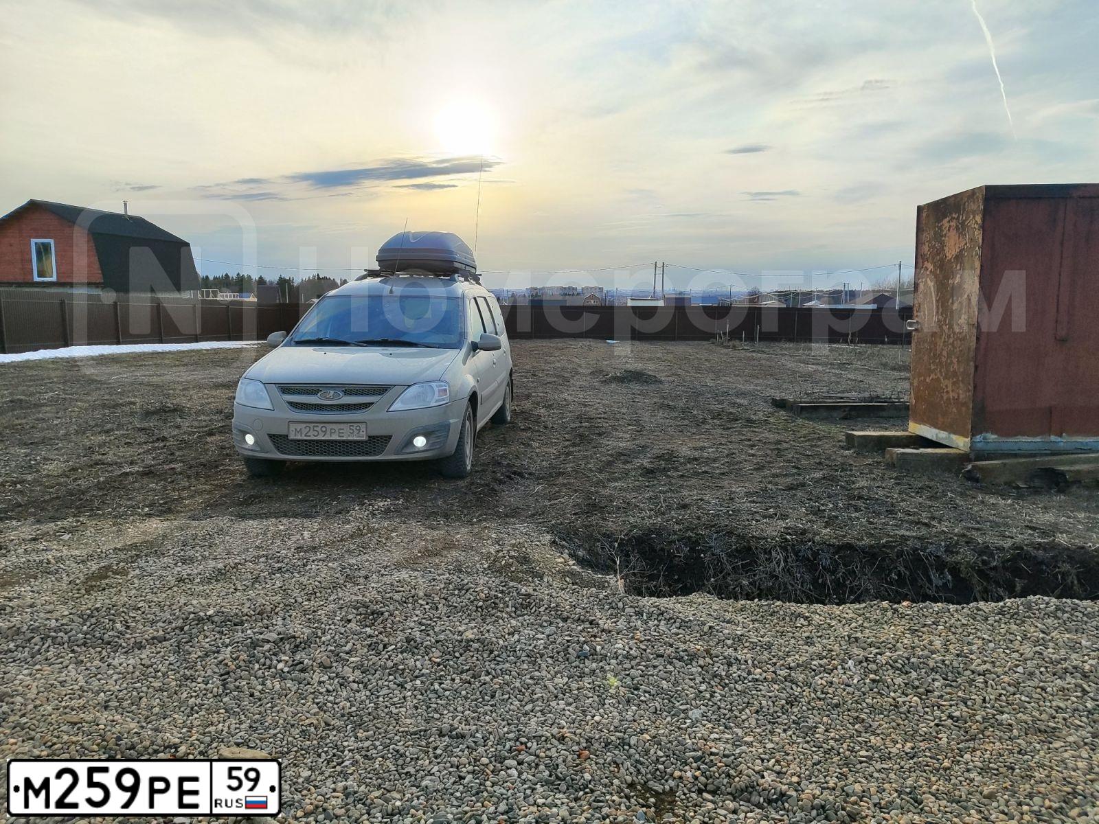 Фото автомобиля LADA LARGUS, 2013 — госномер М259РЕ59