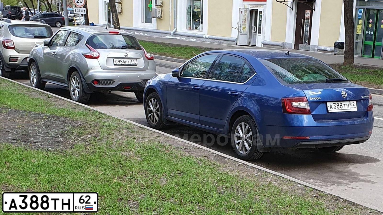 Фото автомобиля SKODA OCTAVIA, 2019 — госномер А388ТН62. Цвет: синий