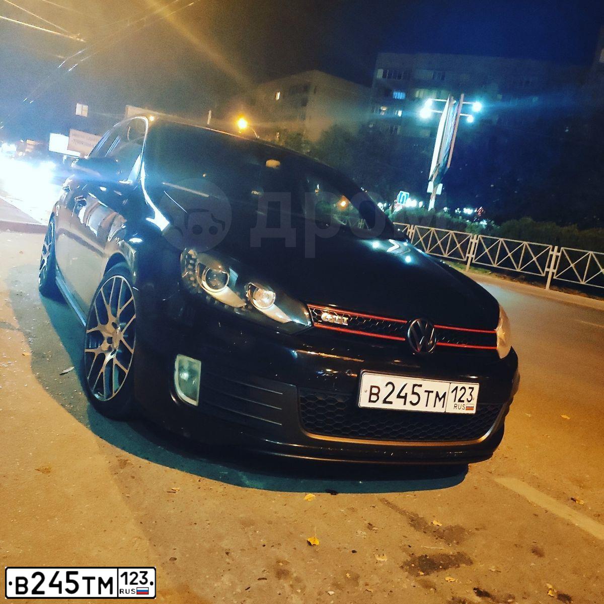 Фото автомобиля VOLKSWAGEN GOLF, 2012 — госномер В245ТМ123. Цвет: ЧЕРНЫЙ
