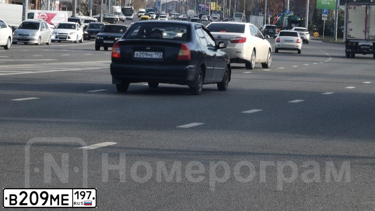Фото автомобиля HYUNDAI SOLARIS, 2011 — госномер О445АУ181. Цвет: ФИОЛЕТОВЫЙ