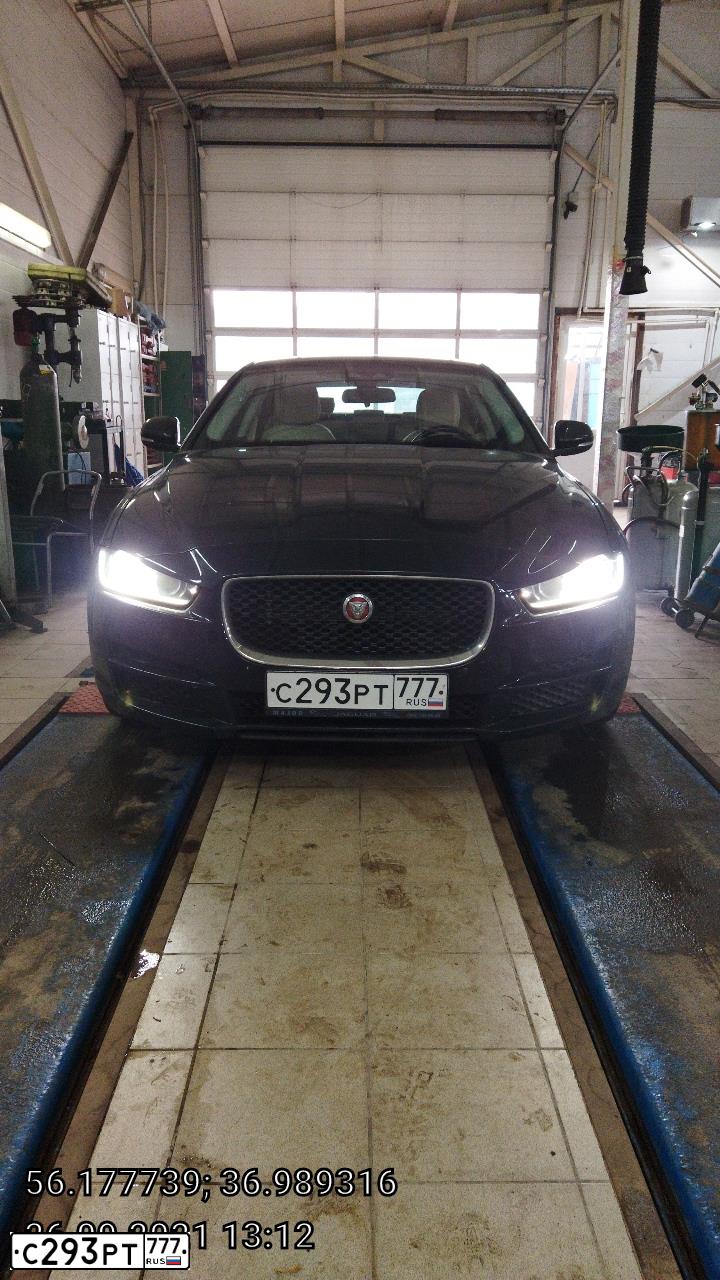 Фото автомобиля JAGUAR XE-SERIE, 2016 — госномер С293РТ777. Цвет: ЧЕРНЫЙ