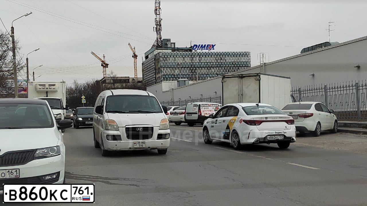 Фото автомобиля КИА РИО, 2021 — госномер В860КС761. Цвет: Белый