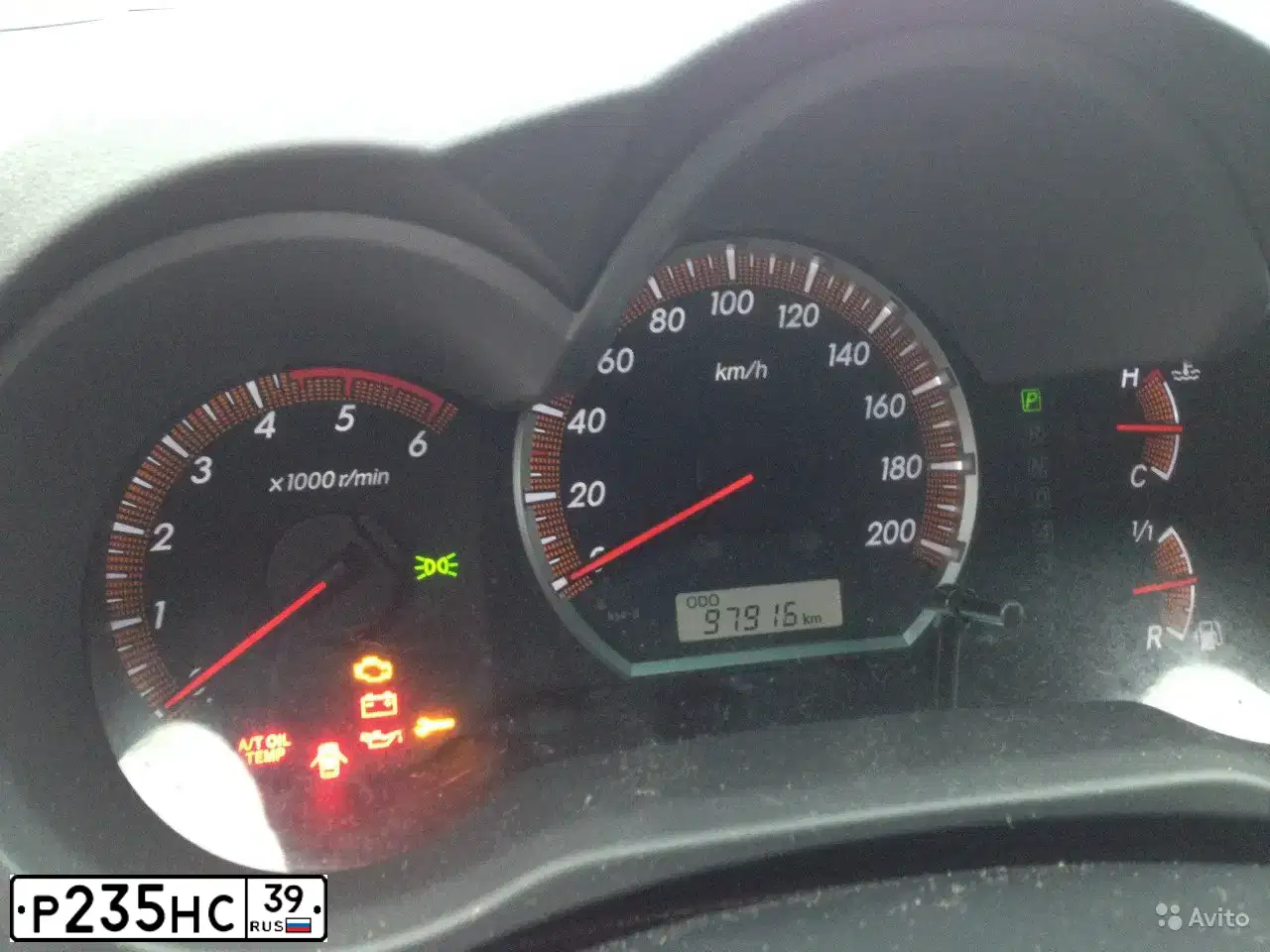 Фото автомобиля TOYOTA HILUX, 2012 — госномер Р235НС39. Цвет: ЧЕРНЫЙ