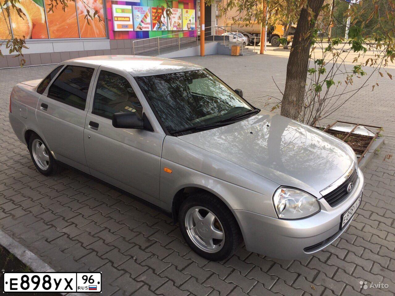 Фото автомобиля LADA 2170 PRIORA, 2007 — госномер Е409УР196. Цвет: СВЕТЛО-СЕРЕБРИСТЫЙ