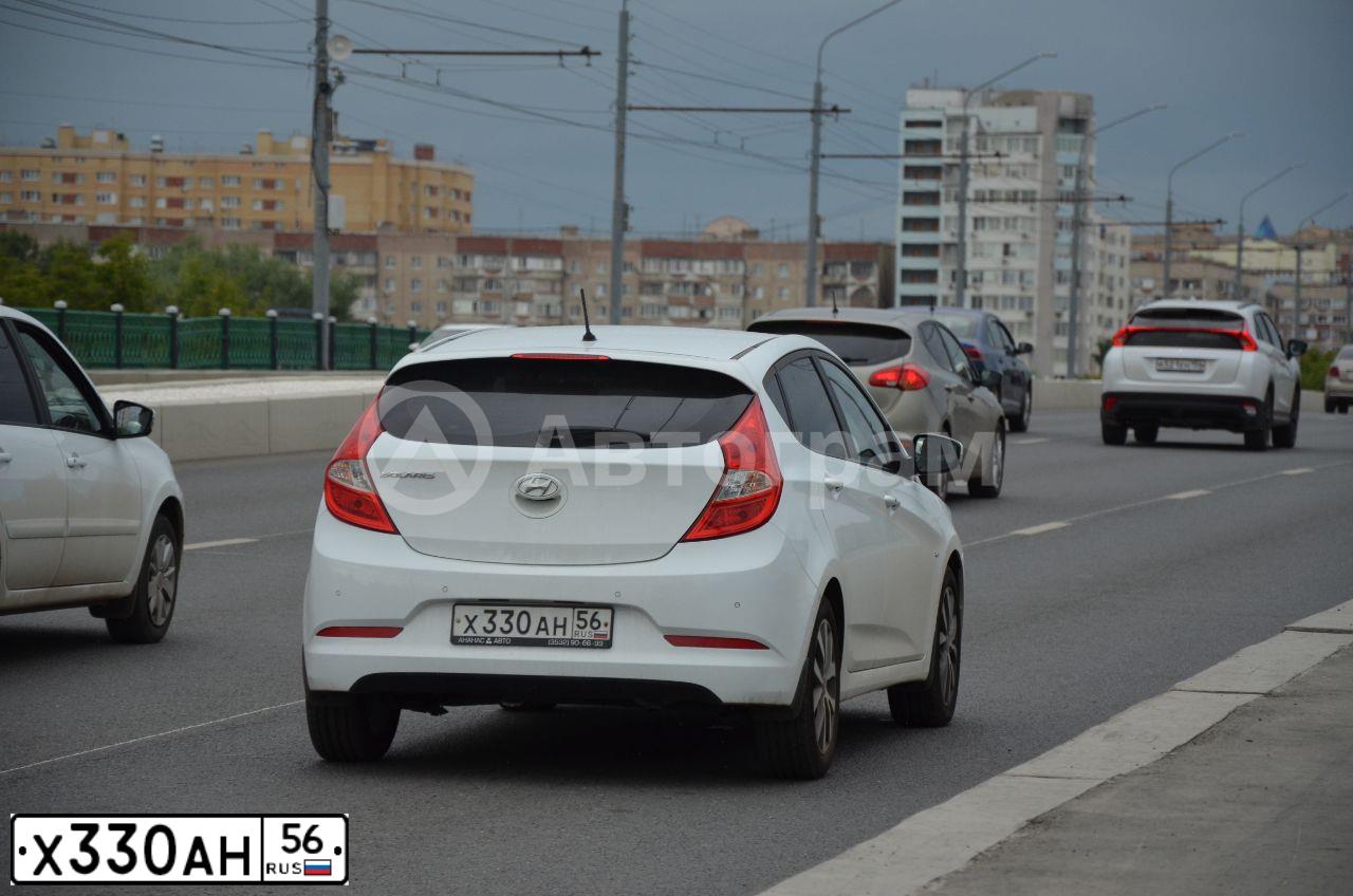 Фото автомобиля HYUNDAI SOLARIS, 2016 — госномер Х330АН56. Цвет: Белый