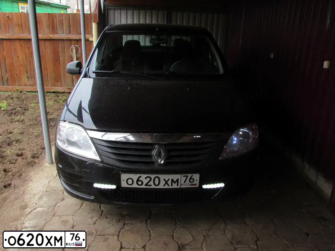 Фото автомобиля RENAULT LOGAN, 2011 — госномер Х512АМ56. Цвет: ЧЕРНЫЙ