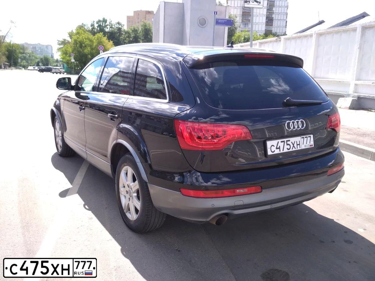 Фото автомобиля AUDI Q7, 2009 — госномер Р001УУ01. Цвет: ЧЕРНЫЙ