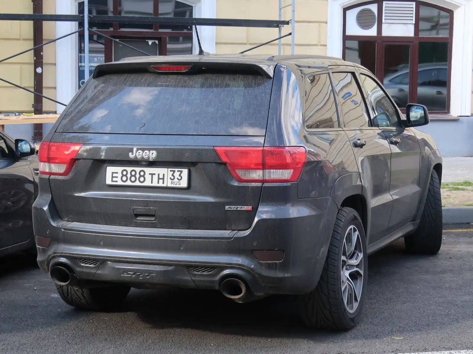 Фото автомобиля FORD EXPLORER, 2013 — госномер В888ТН33. Цвет: ЧЕРНЫЙ