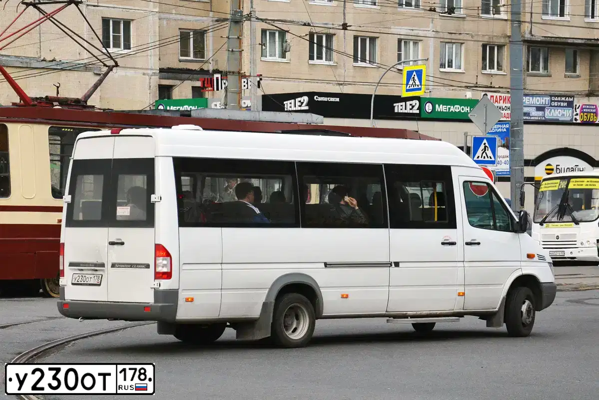Фото автомобиля MERCEDES SPRINTER, 2016 — госномер А714УА147. Цвет: Белый
