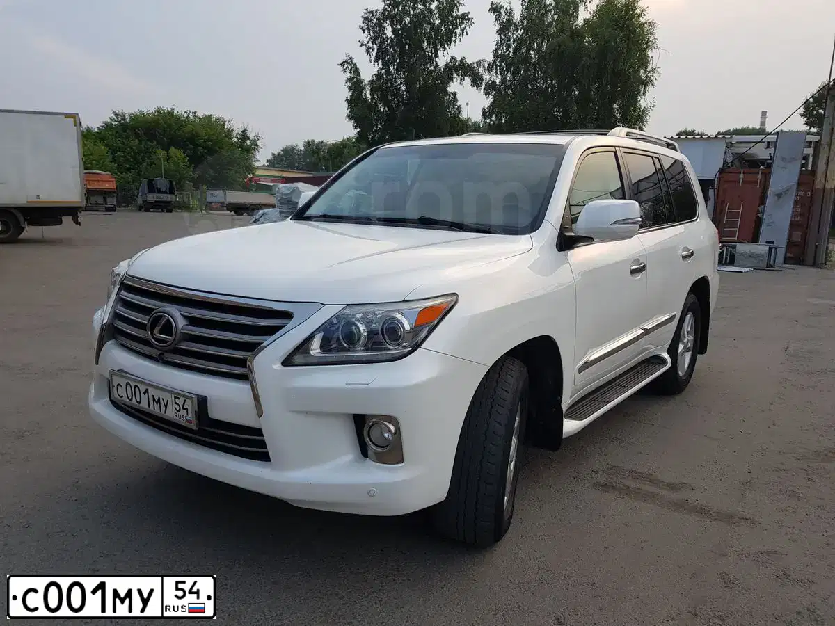 Фото автомобиля LEXUS LX, 2013 — госномер Е900РМ134. Цвет: Белый