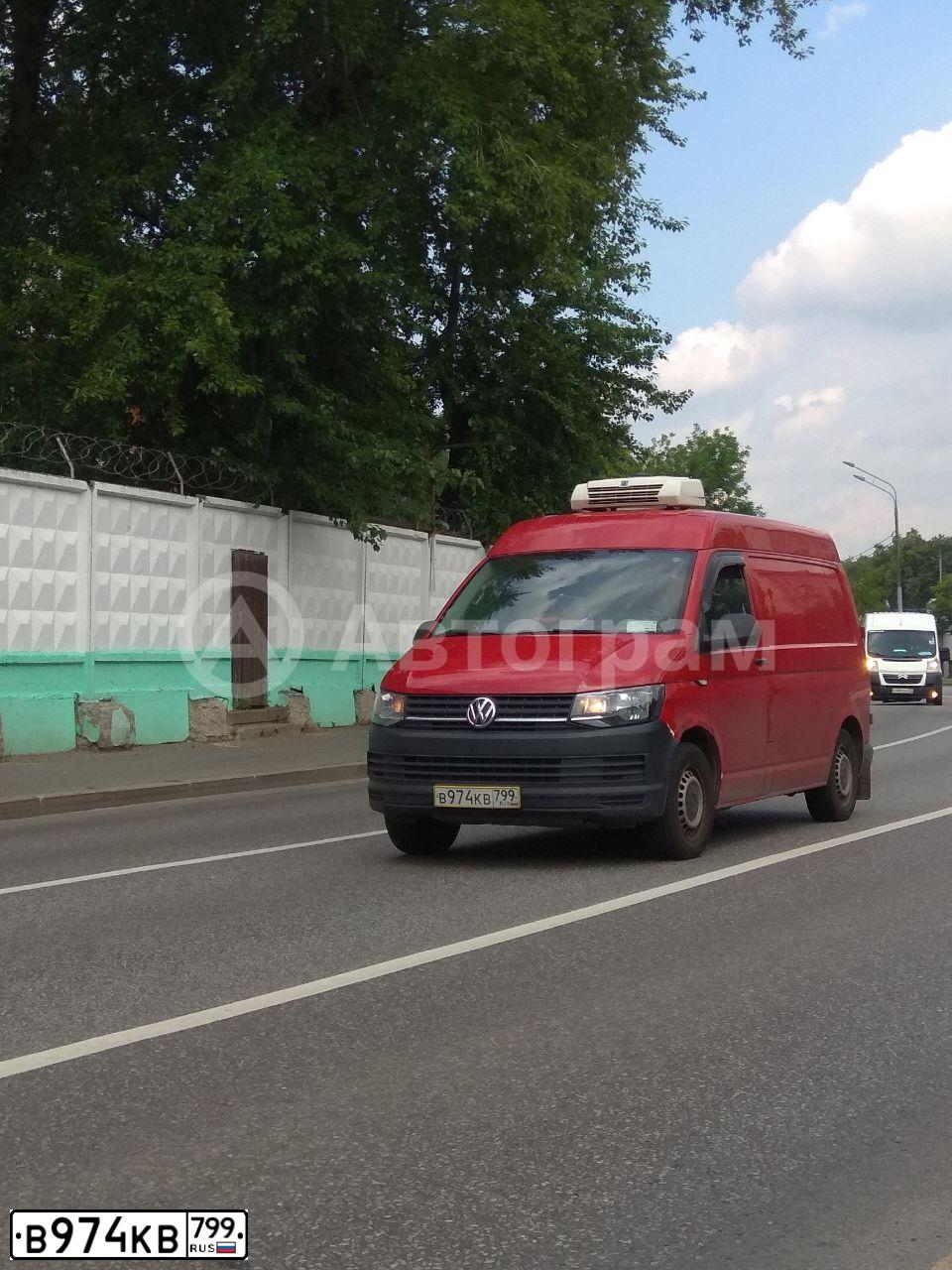 Фото автомобиля VOLKSWAGEN TRANSPORTER, 2018 — госномер О903ВЕ977
