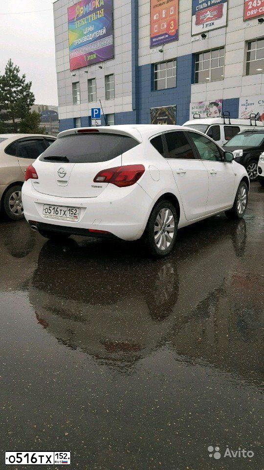 Фото автомобиля OPEL ASTRA, 2012 — госномер О516ТХ152. Цвет: Белый