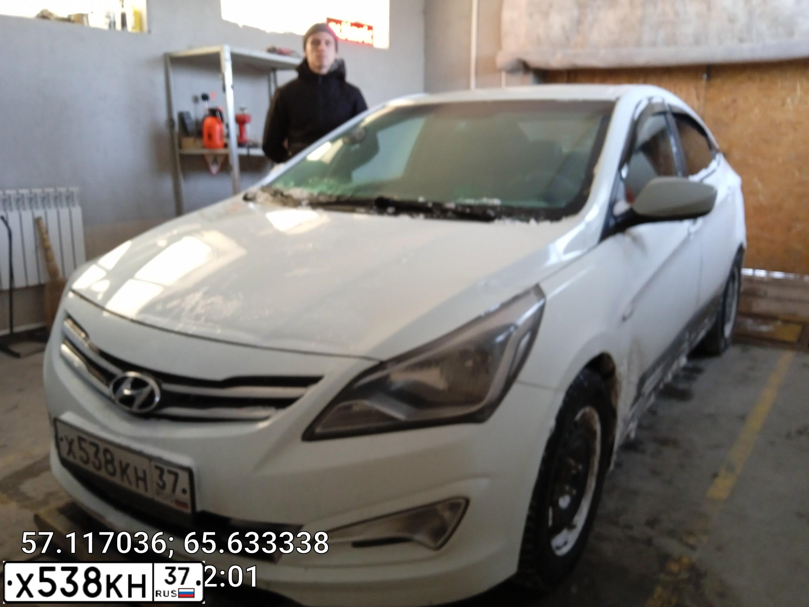 Фото автомобиля HYUNDAI SOLARIS, 2015 — госномер В600ТХ750. Цвет: Белый
