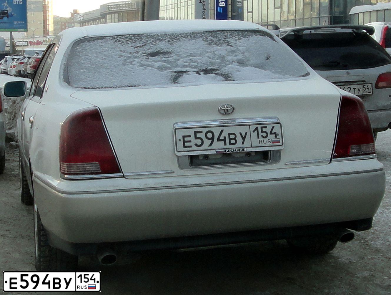 Фото автомобиля TOYOTA CROWN MAJESTA, 2000 — госномер Е594ВУ154