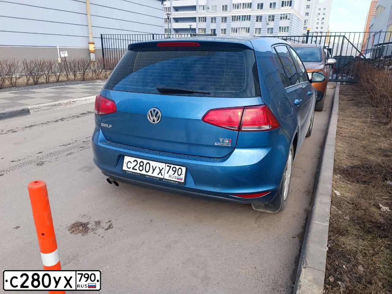 Фото автомобиля ФОЛЬКСВАГЕН ГОЛЬФ, 2014 — госномер К799ТУ62. Цвет: голубой