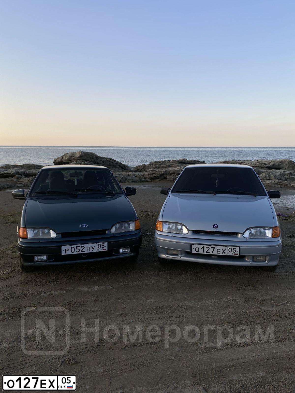 Фото автомобиля LADA 2114 SAMARA, 2007 — госномер О127ЕХ05. Цвет: Серебристо-желто-голубой