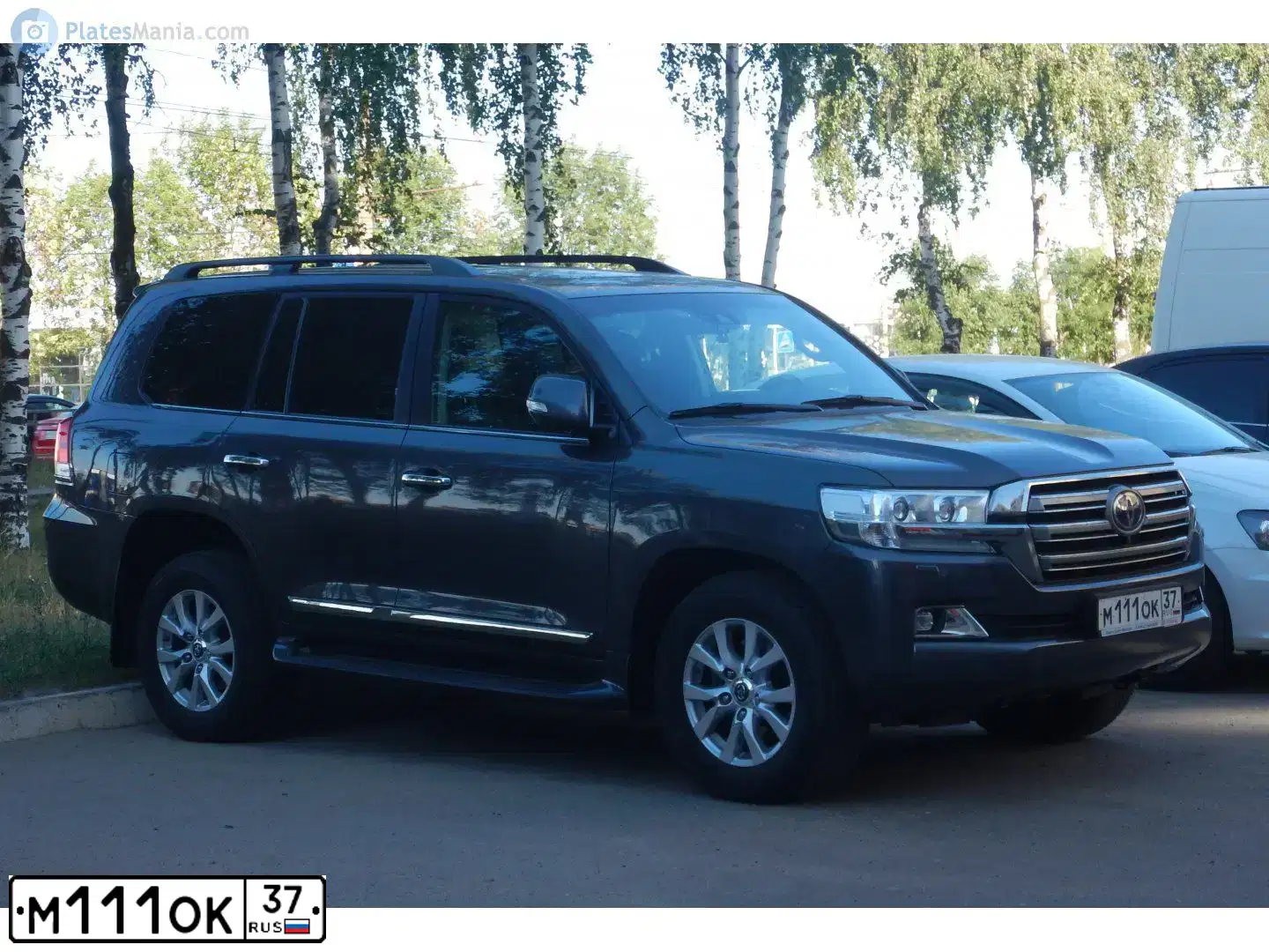 Фото автомобиля TOYOTA LANDCRUISER 200, 2016 — госномер М111ОК37. Цвет: СЕРЫЙ
