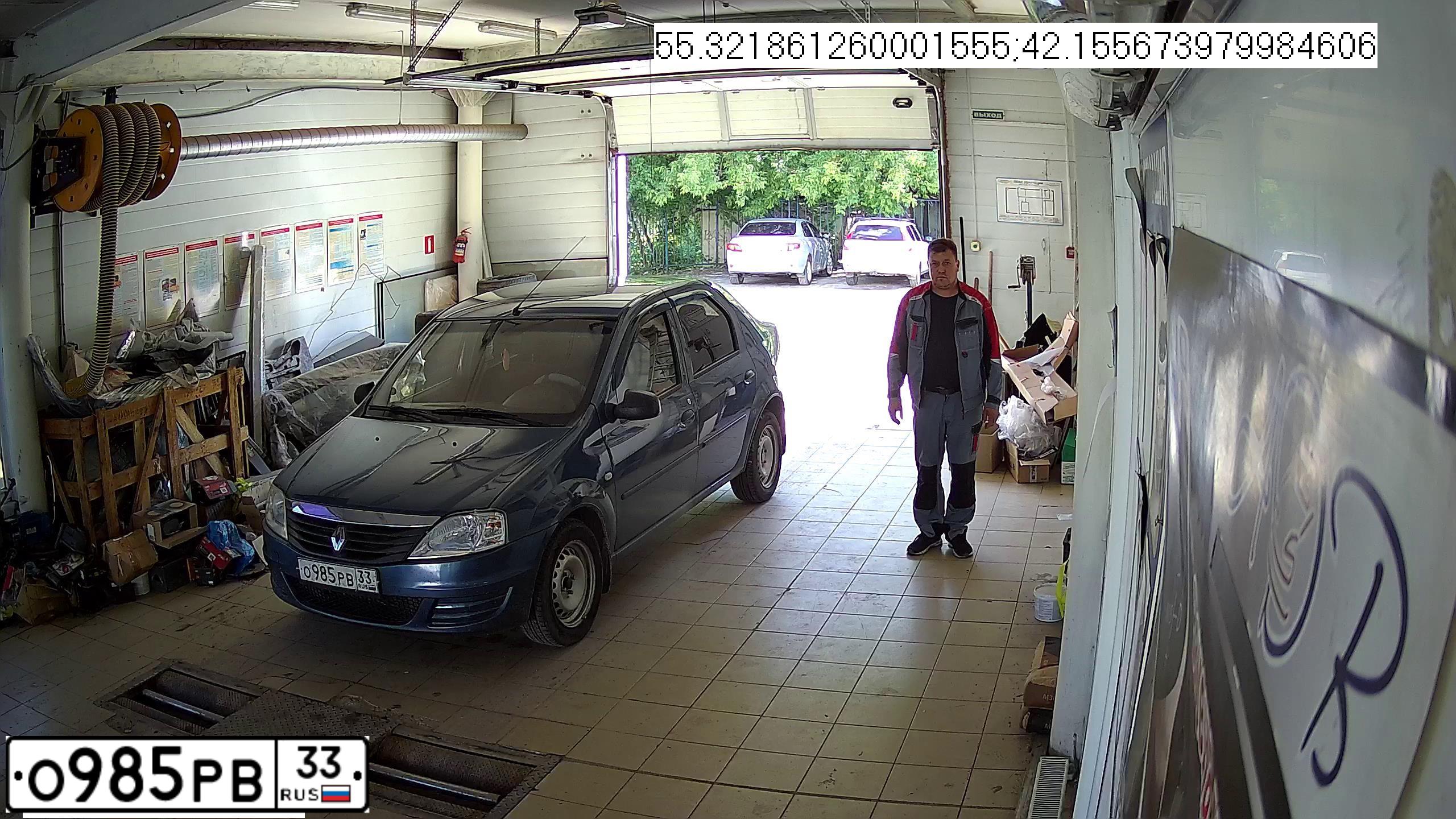 Фото автомобиля RENAULT LOGAN, 2010 — госномер О985РВ33. Цвет: синий