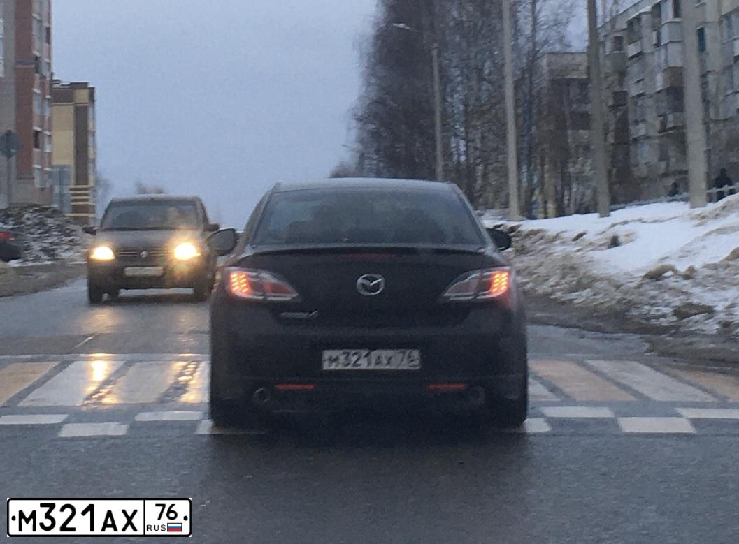 Фото автомобиля MAZDA 6, 2008 — госномер М321АХ76. Цвет: ЧЕРНЫЙ