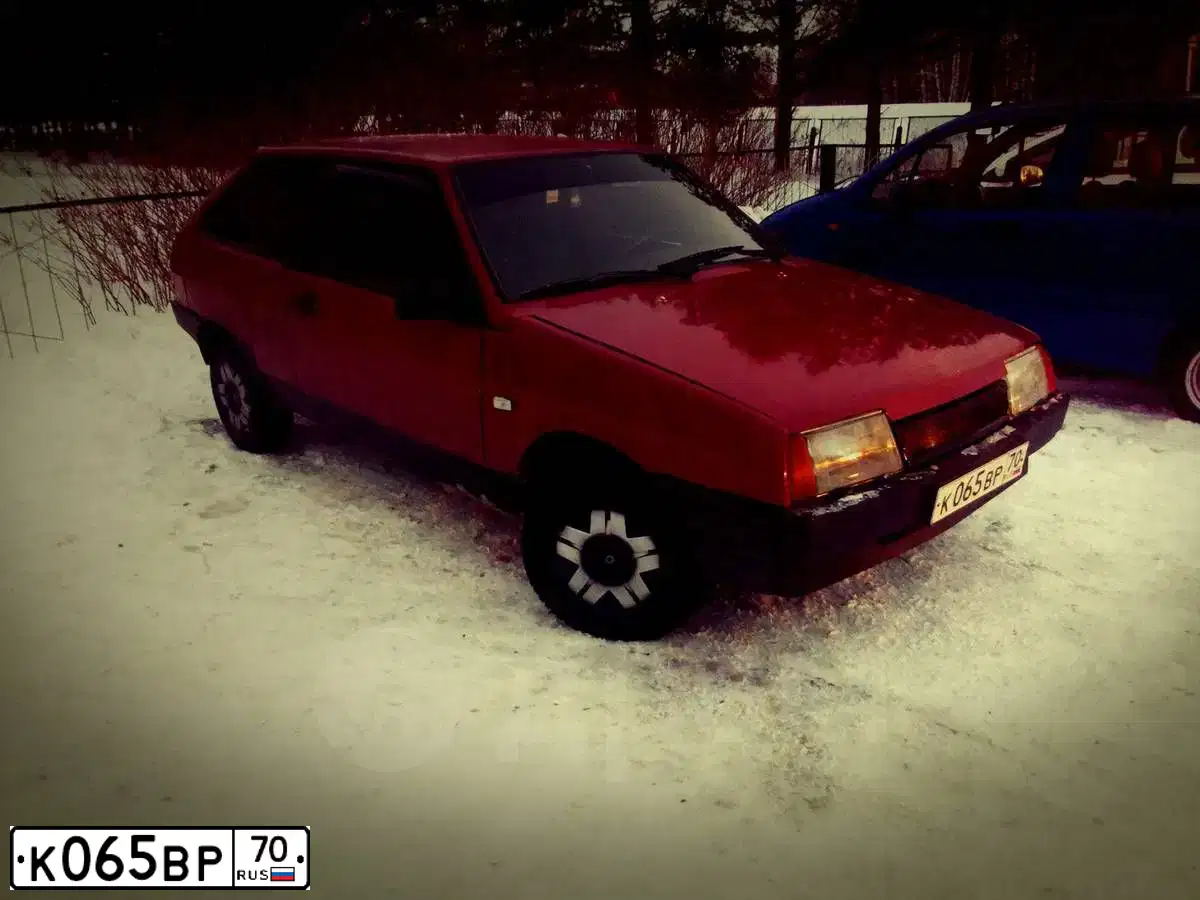 Фото автомобиля LADA 2108 SAMARA, 1995 — госномер К065ВР70. Цвет: ВИШНЕВЫЙ