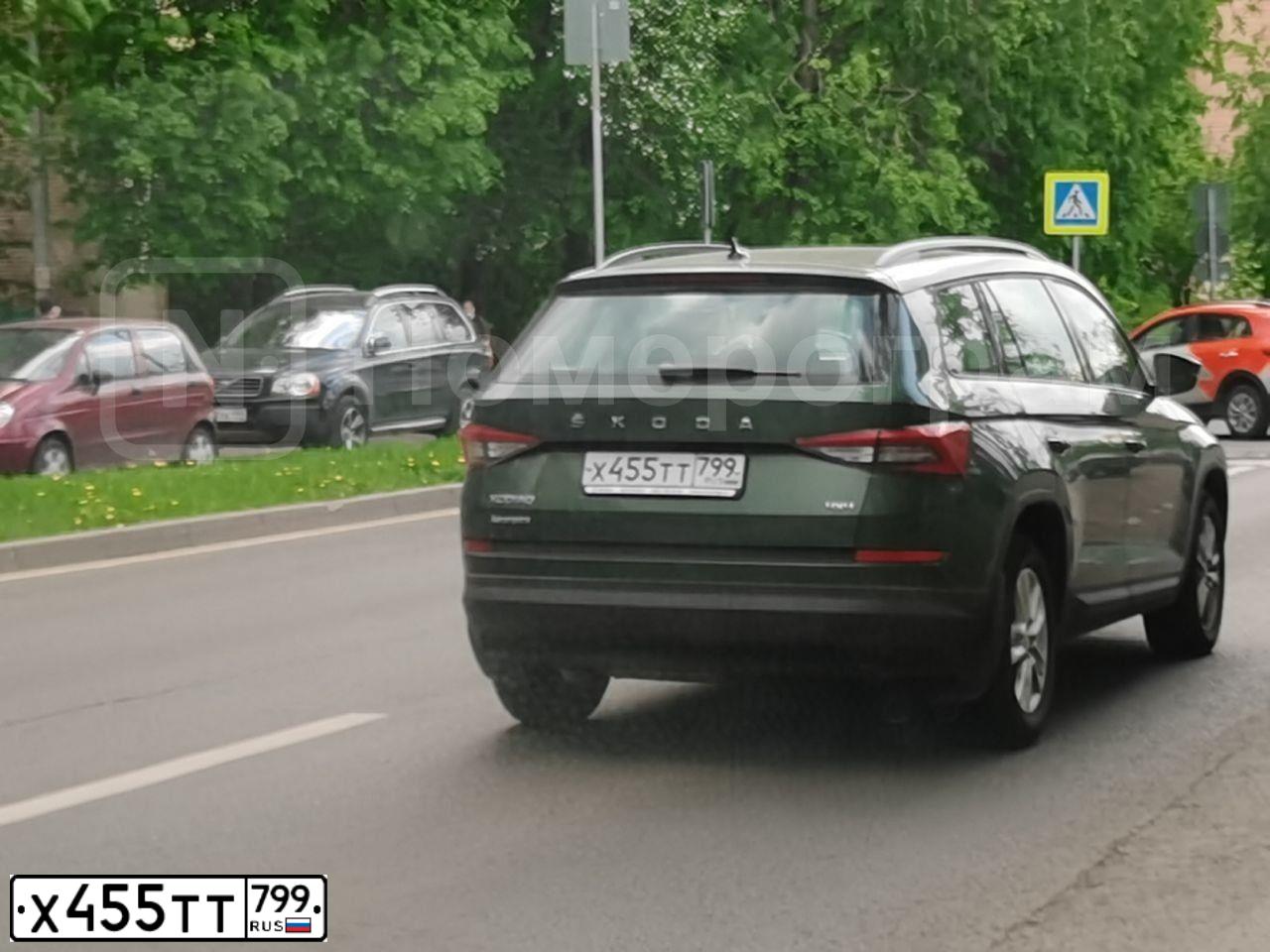 Фото автомобиля SKODA KODIAQ, 2020 — госномер Х455ТТ799. Цвет: ЗЕЛЕНЫЙ