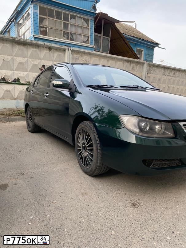 Фото автомобиля LIFAN SOLANO, 2010 — госномер Р775ОК34. Цвет: ТЕМНО ЗЕЛЕНЫЙ
