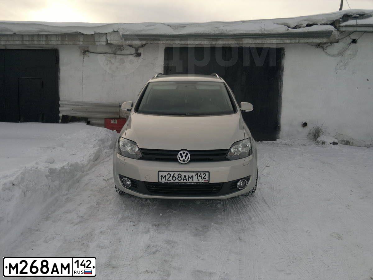 Фото автомобиля VOLKSWAGEN GOLF PLUS, 2012 — госномер А095ЕЕ122. Цвет: Серебристо-Желтый